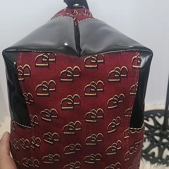 EUC Dooney & Bourke - Picture 4 of 10